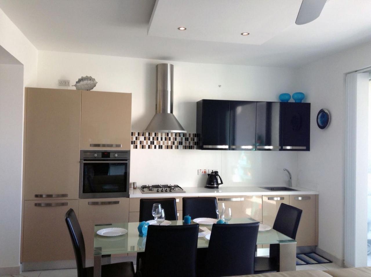 Seafront Apartment With Pool San Pawl il-Baħar Zewnętrze zdjęcie