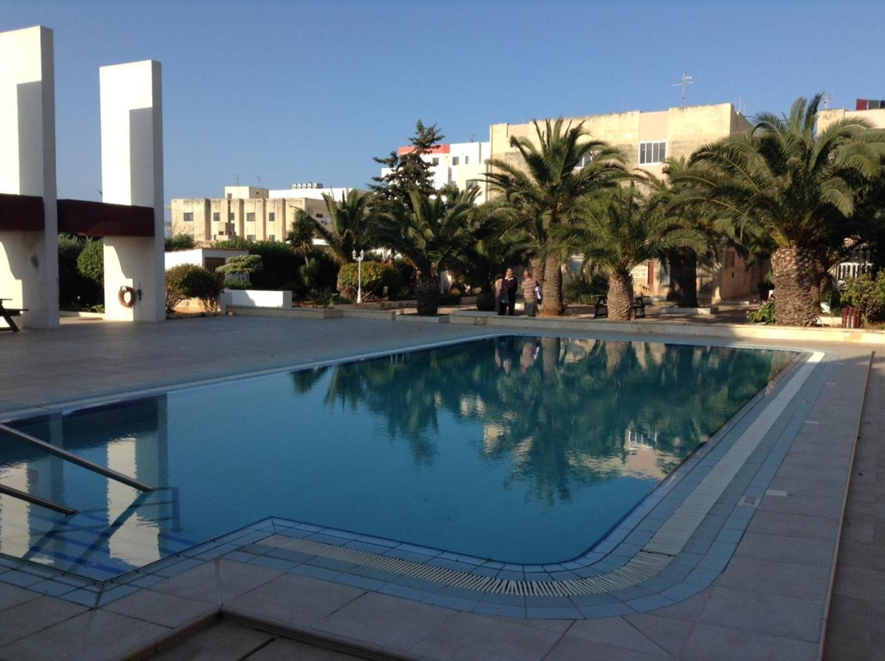 Seafront Apartment With Pool San Pawl il-Baħar Zewnętrze zdjęcie