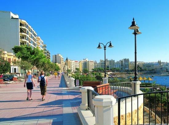 Seafront Apartment With Pool San Pawl il-Baħar Zewnętrze zdjęcie