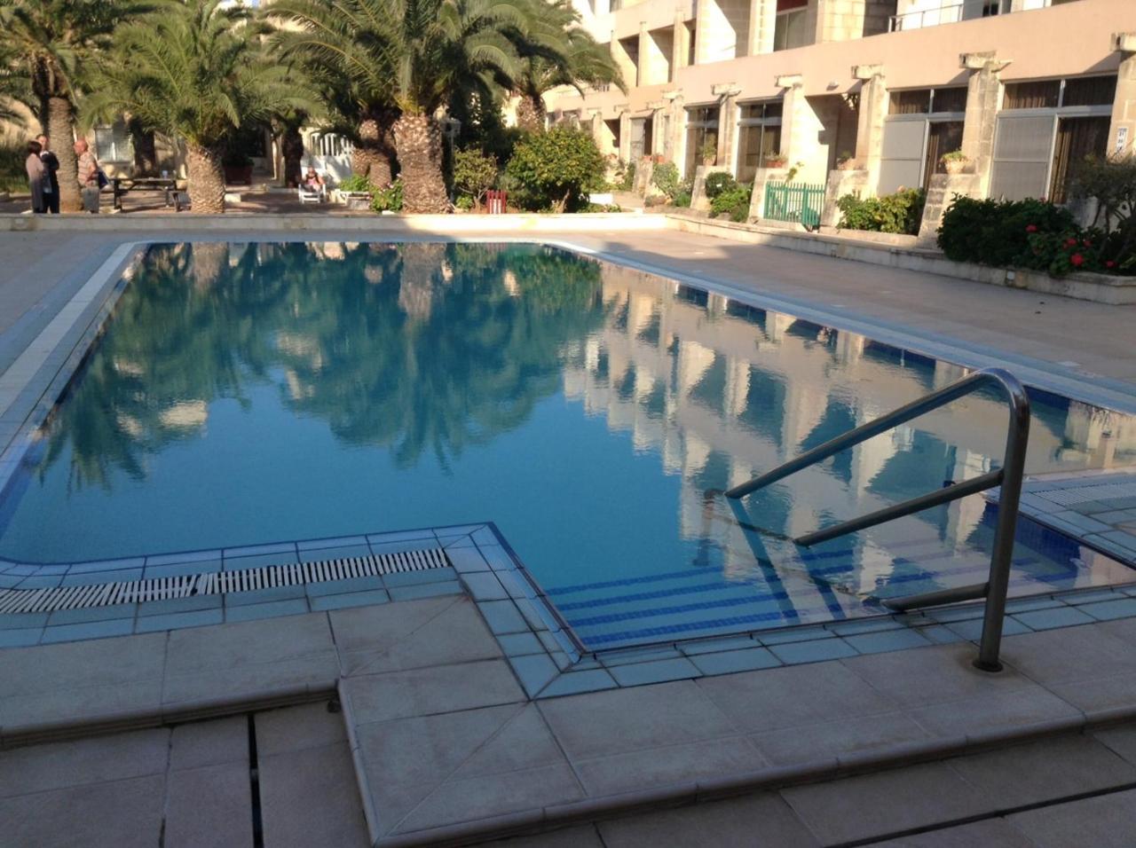 Seafront Apartment With Pool San Pawl il-Baħar Zewnętrze zdjęcie