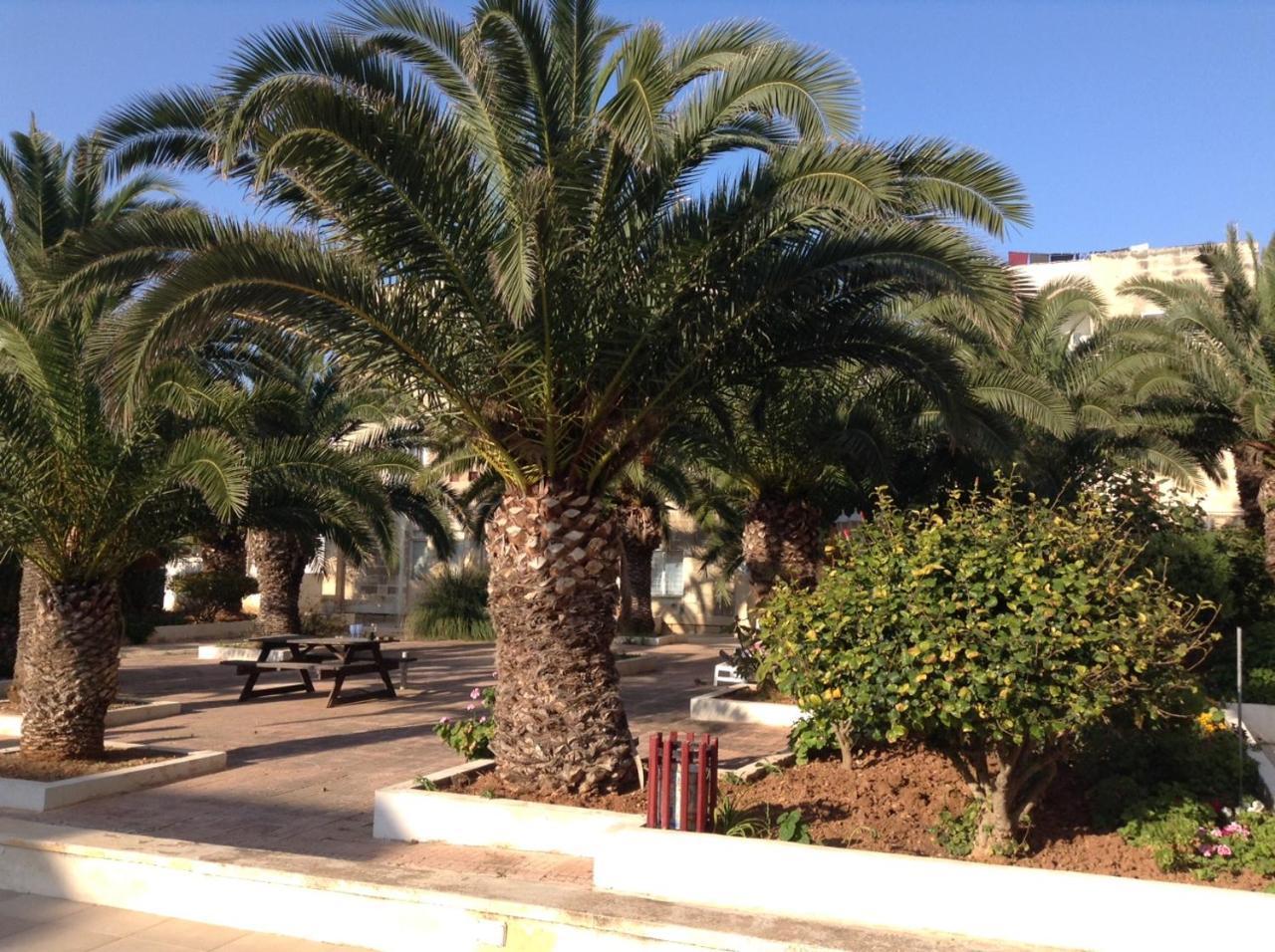 Seafront Apartment With Pool San Pawl il-Baħar Zewnętrze zdjęcie